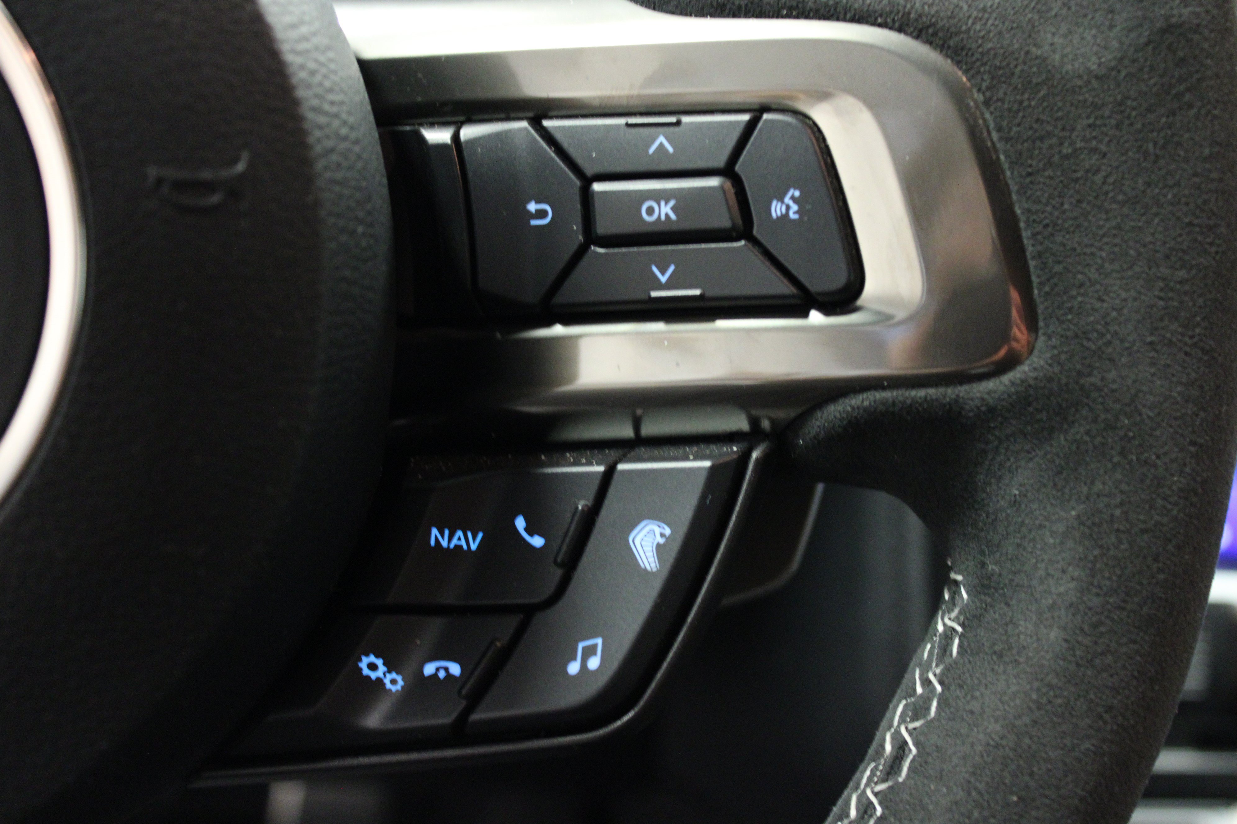 Used 2022 Ford Mustang Shelby GT500 w/ Technology Package RWD image 19