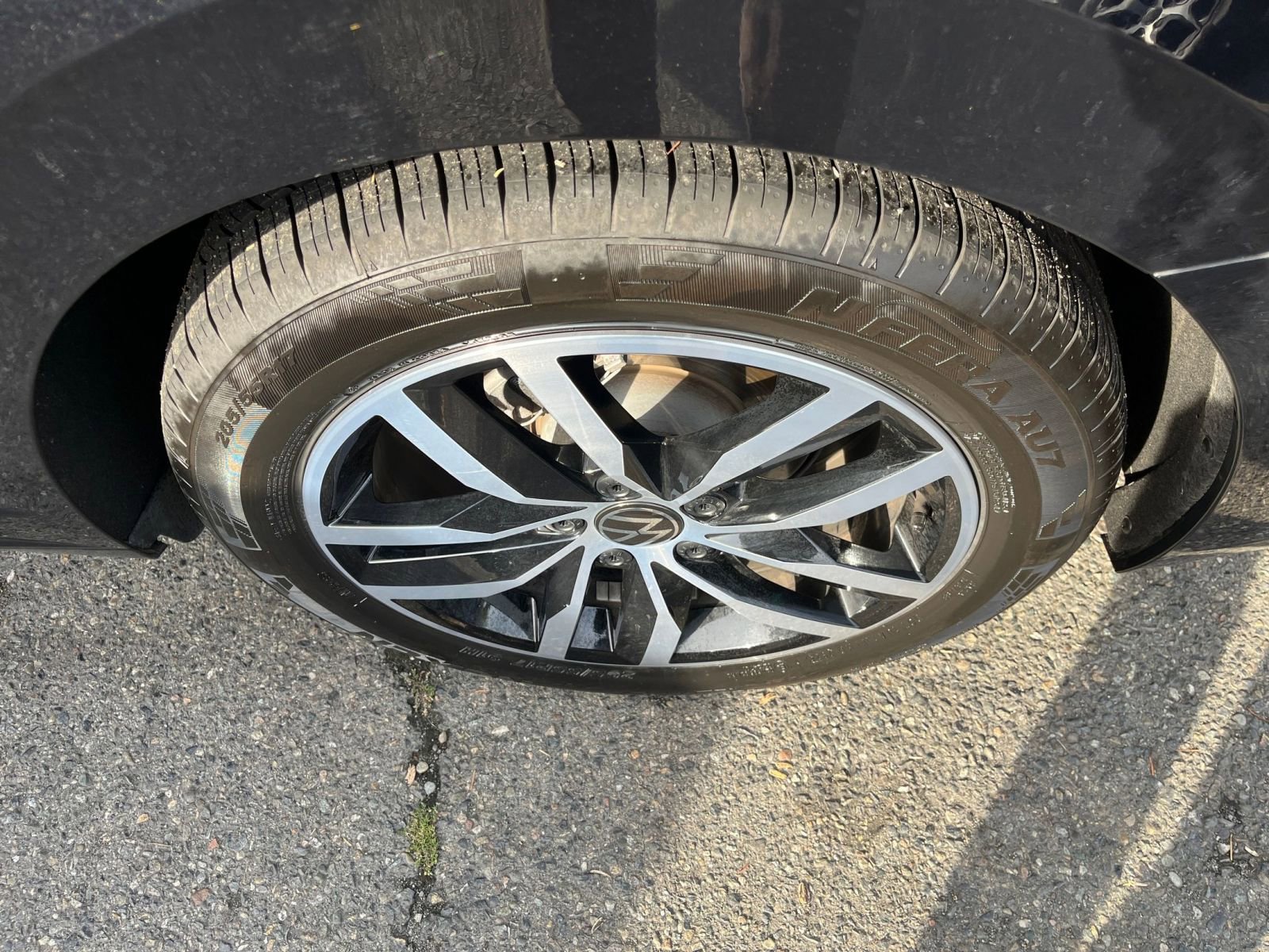 Used 2025 Volkswagen Jetta SE image 30