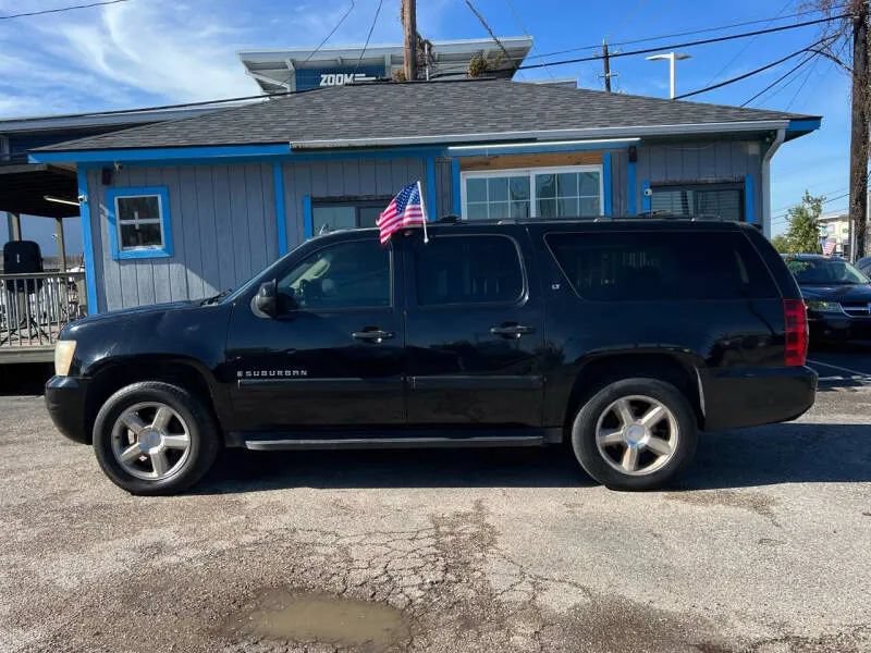 Used 2008 Chevrolet Suburban LT w/ LT Preferred Equipment Group RWD image 9
