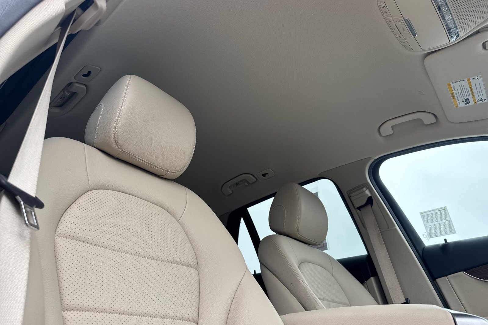 Used 2022 Mercedes-Benz GLC 300 4MATIC image 13