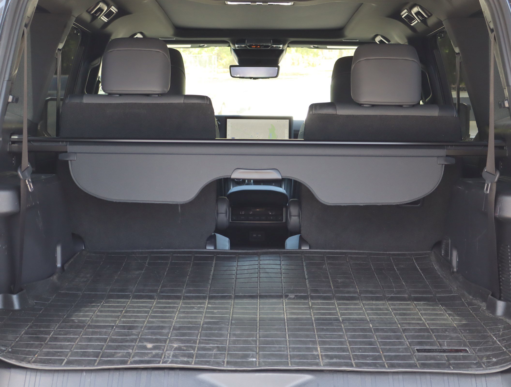 Used 2025 Lexus GX 550 w/ Accessory Package (2T) AWD/4WD image 30