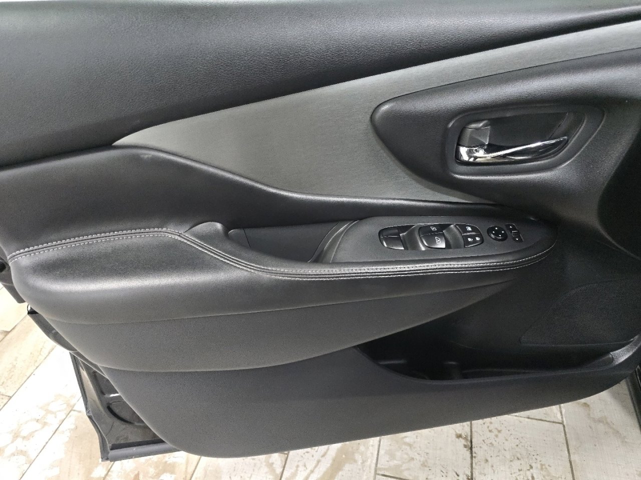 Used 2024 Nissan Murano SV image 24