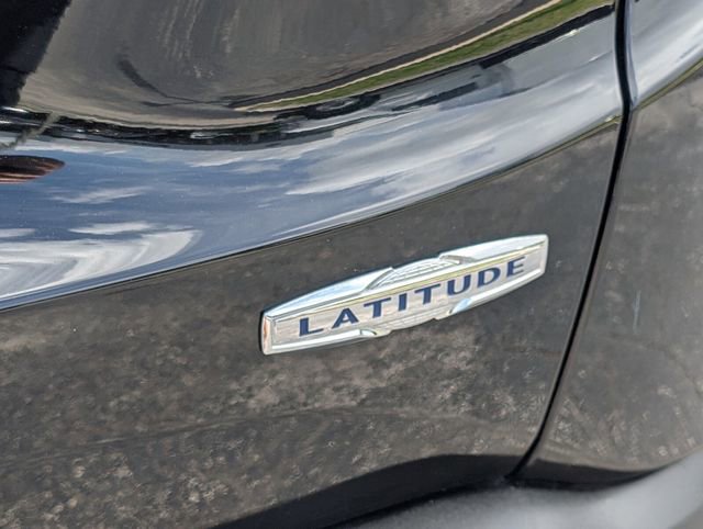 Used 2019 Jeep Renegade Latitude FWD image 16