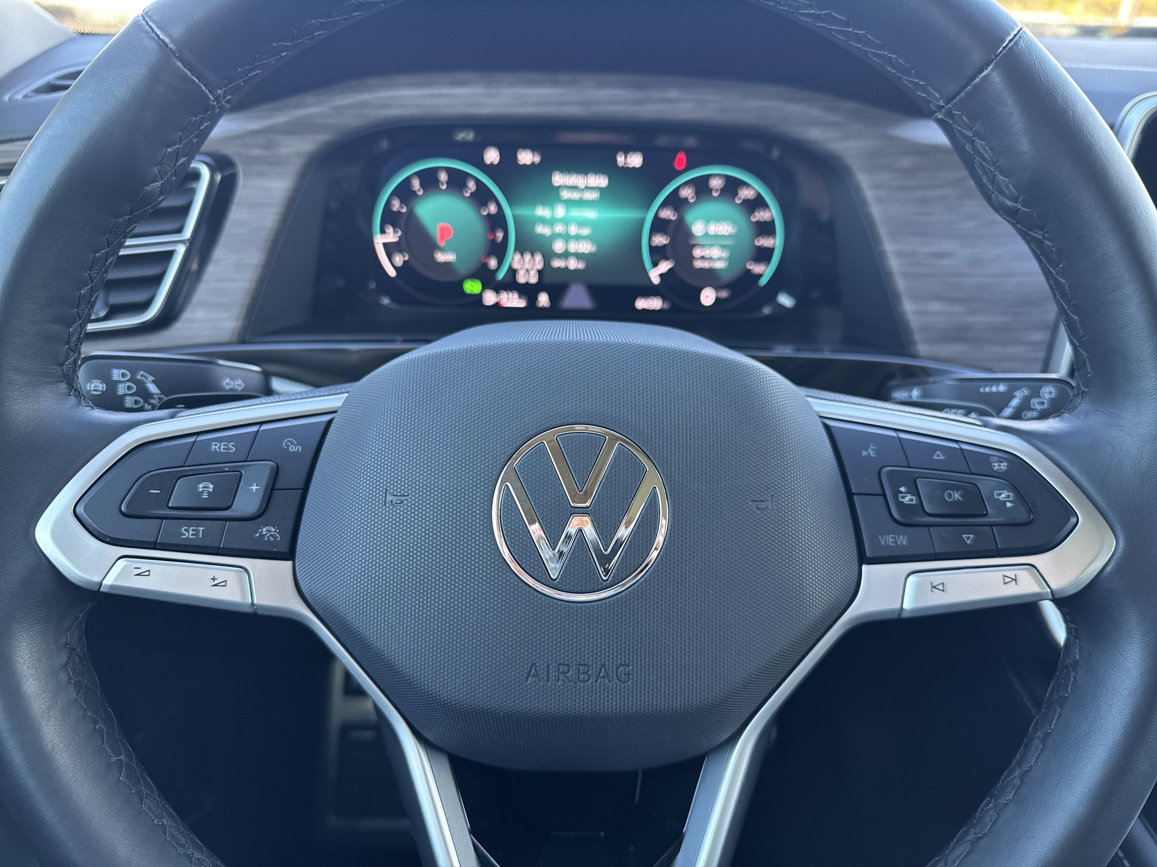 Used 2025 Volkswagen Atlas SEL Premium R-Line image 10