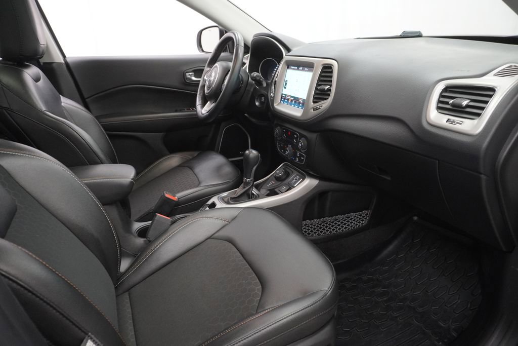 Certified 2020 Jeep Compass Latitude image 49