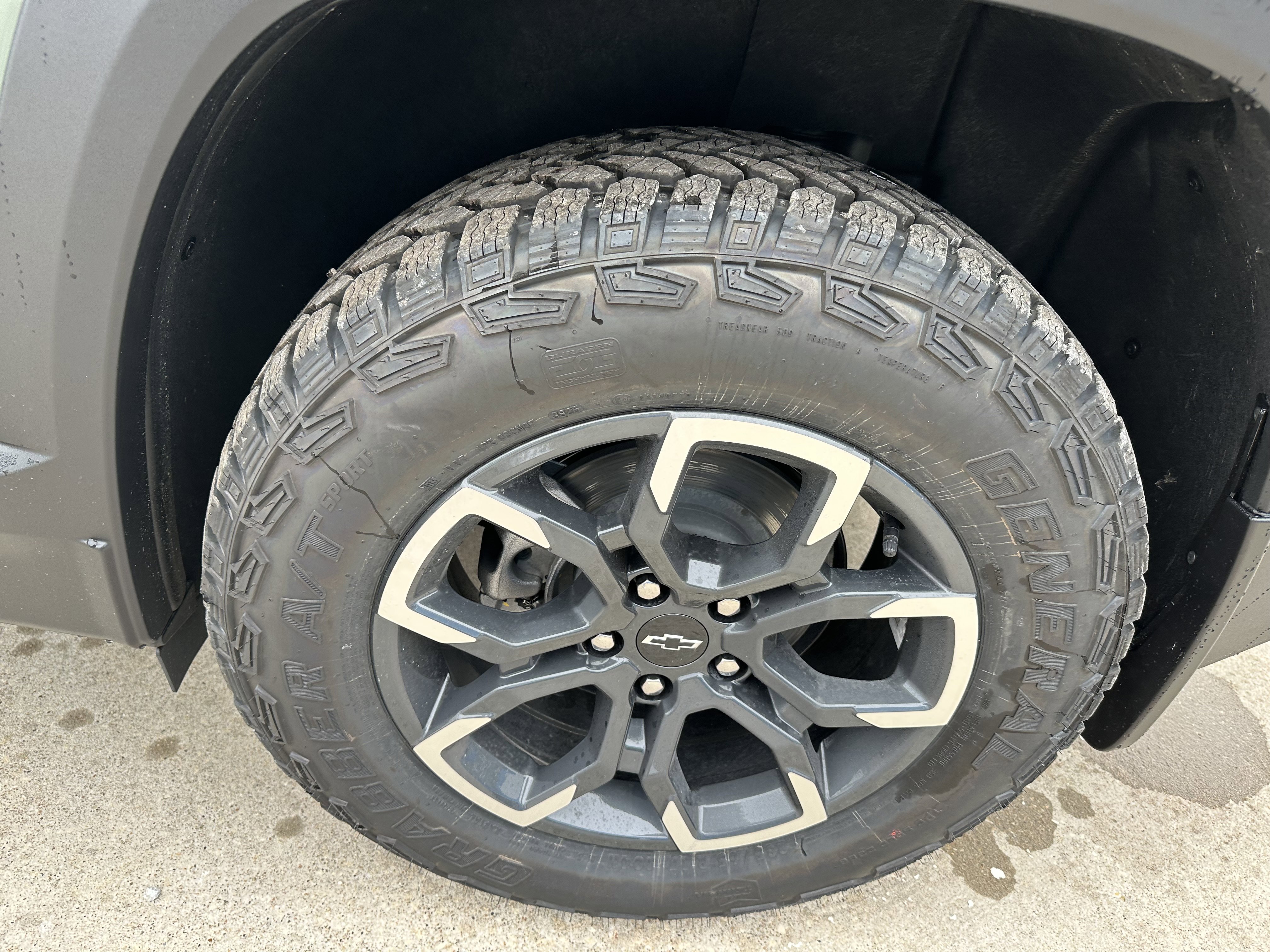 New 2026 Chevrolet Equinox ACTIV image 8