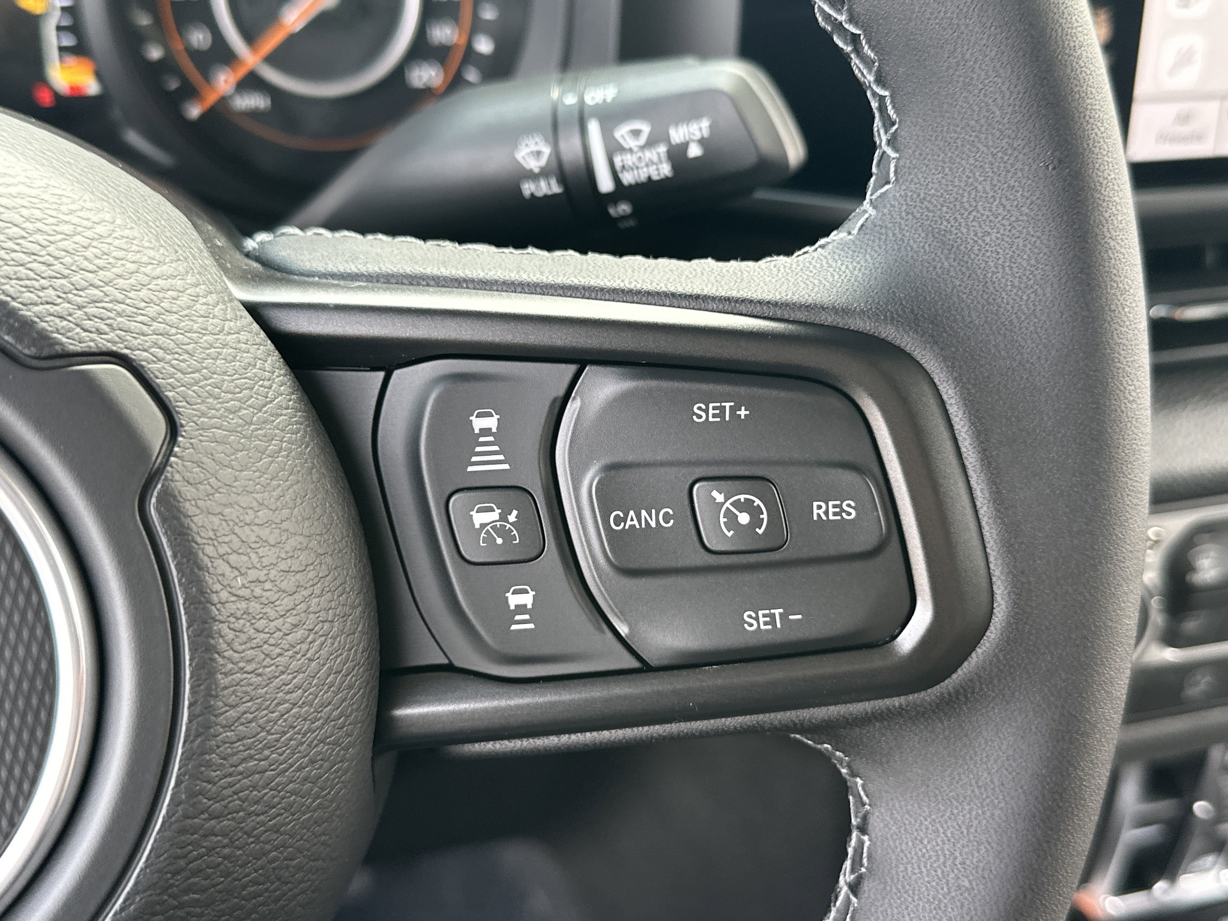 New 2025 Jeep Gladiator Sport image 17