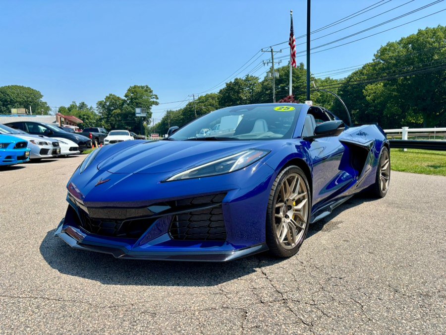 Used 2025 Chevrolet Corvette Z06 RWD image 1