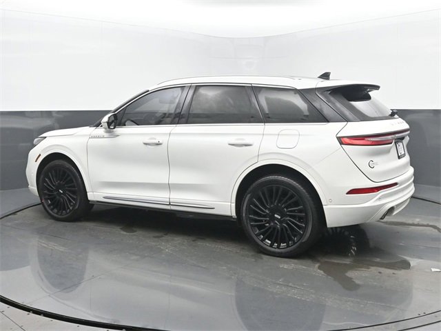 Used 2022 Lincoln Corsair Reserve w/ Equipment Group 201A image 3