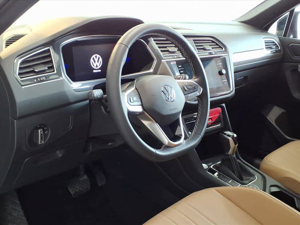 Certified 2023 Volkswagen Tiguan SE image 9