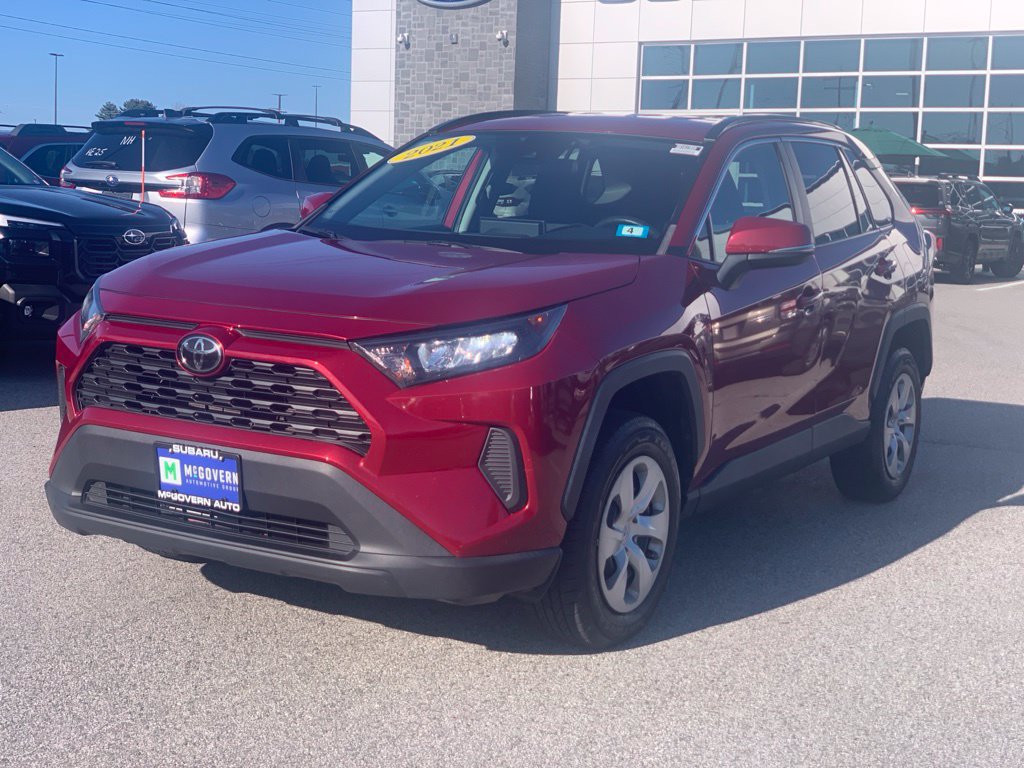 Used 2021 Toyota RAV4 LE AWD/4WD image 3