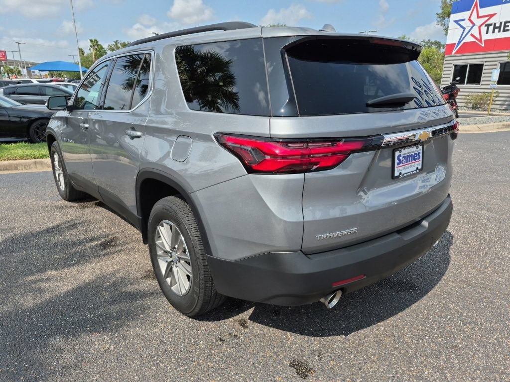 Used 2023 Chevrolet Traverse LT FWD image 3