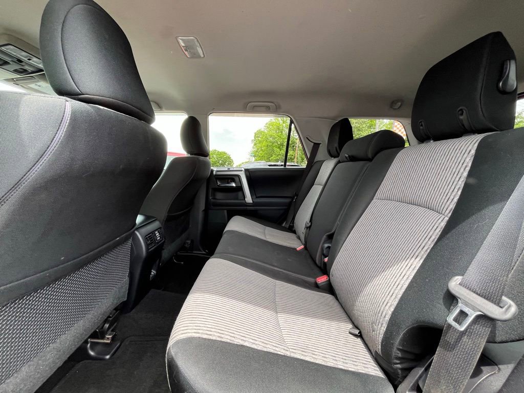 Used 2020 Toyota 4Runner SR5 AWD/4WD image 20