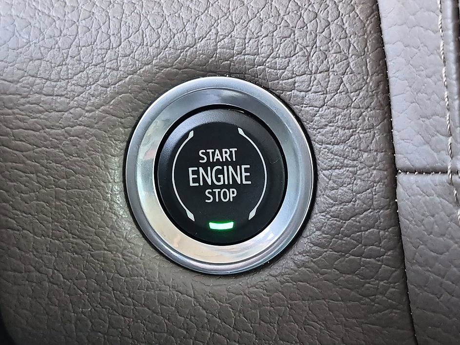 Used 2023 GMC Yukon Denali AWD/4WD image 27