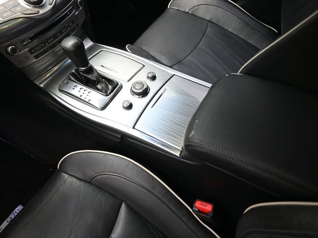 Used 2017 INFINITI Q70 L 3.7 image 9