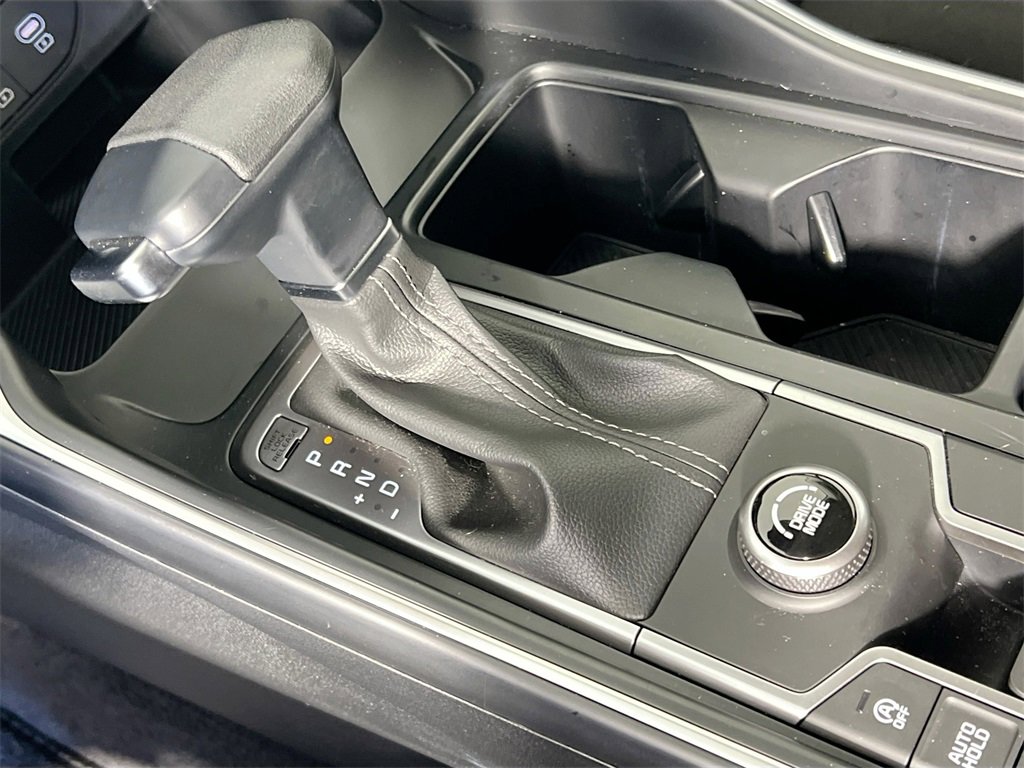 Certified 2024 Kia Sorento LX image 17