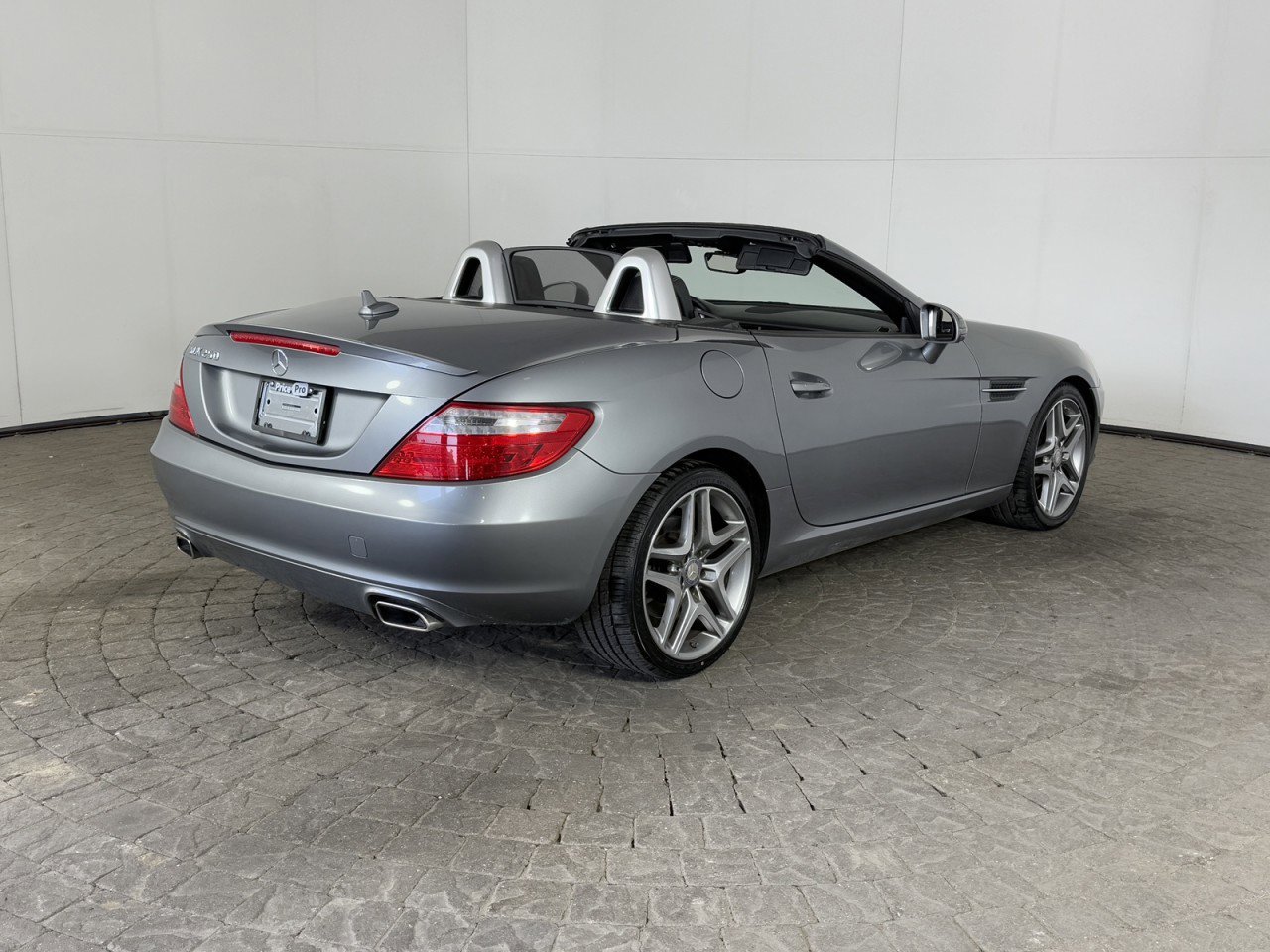 Used 2014 Mercedes-Benz SLK 250 image 12