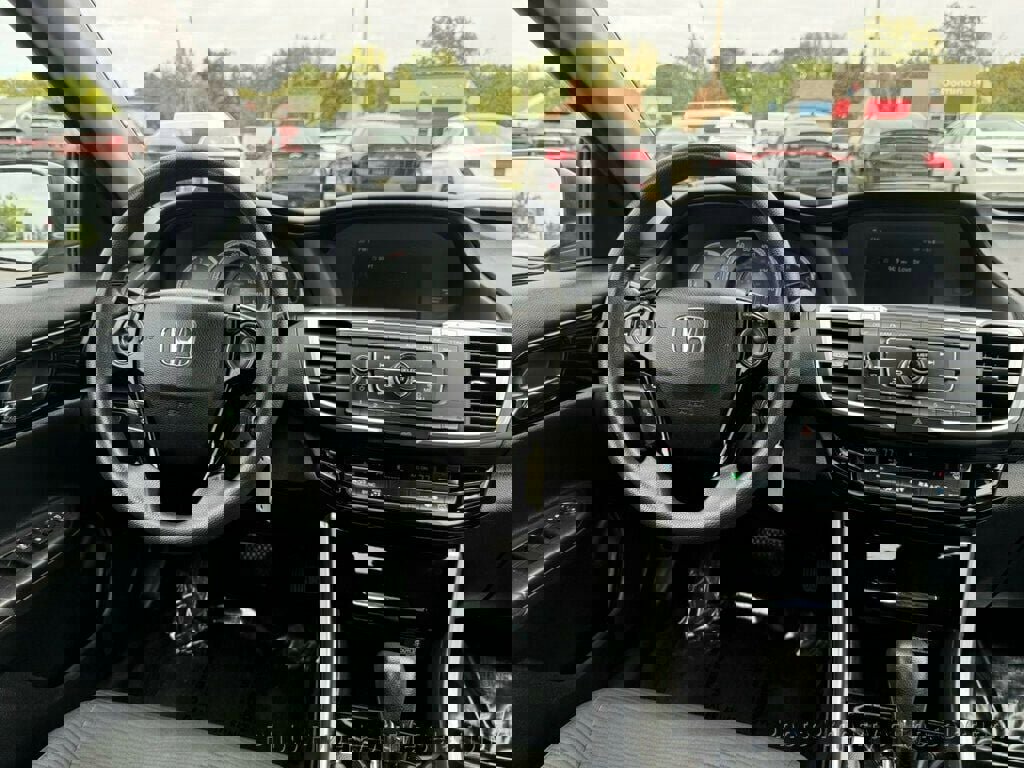 Used 2016 Honda Accord LX image 39