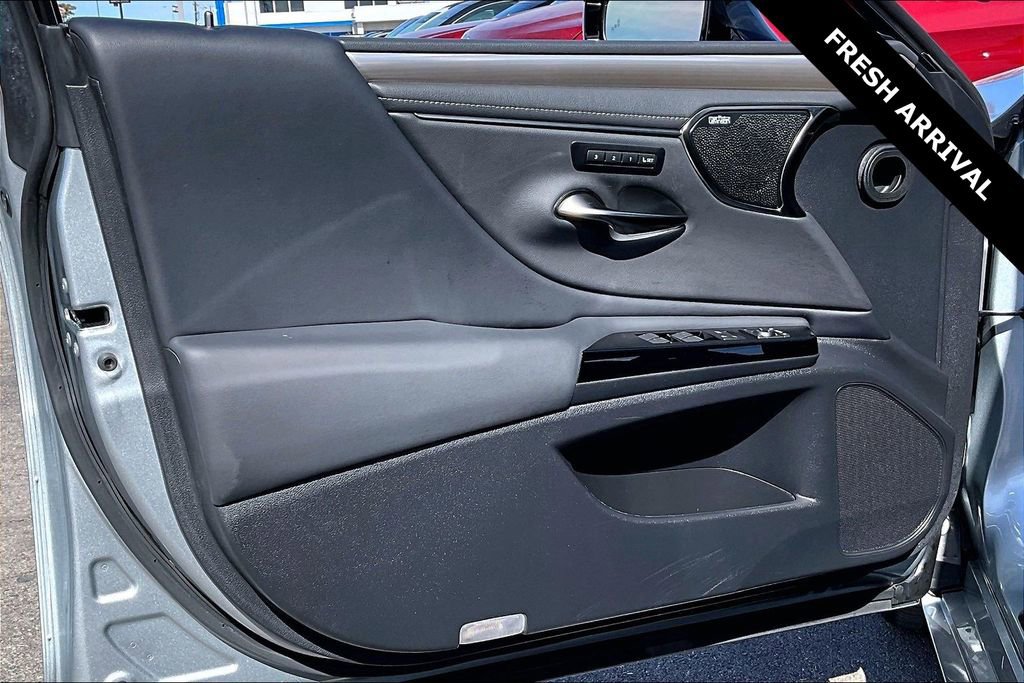 Used 2024 Lexus ES 350 F Sport w/ Accessory Package (Z2) image 19