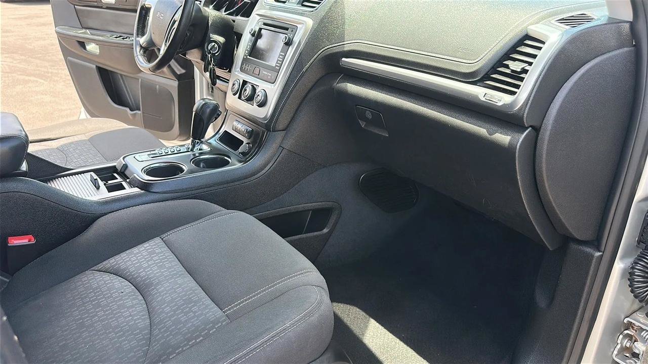 Used 2014 GMC Acadia SLE FWD image 30