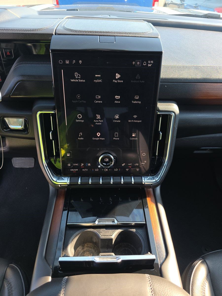 Used 2025 GMC Yukon Denali AWD/4WD image 11