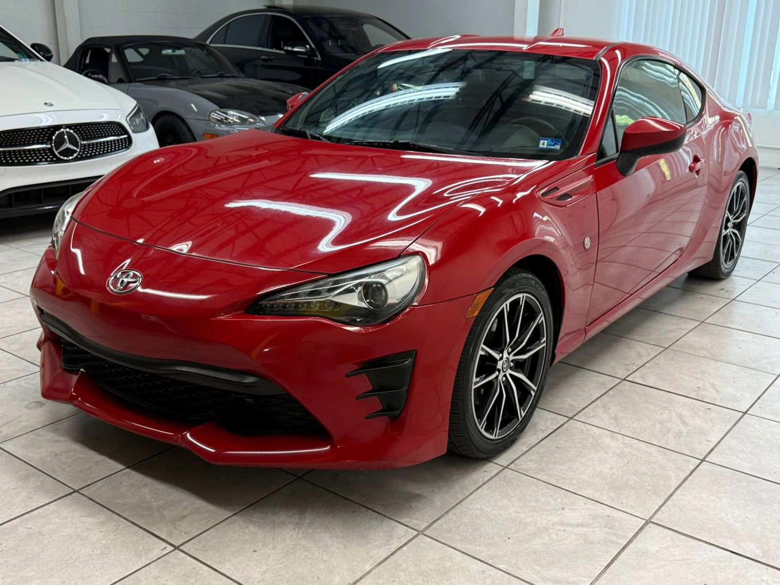 Used 2018 Toyota 86 RWD image 3