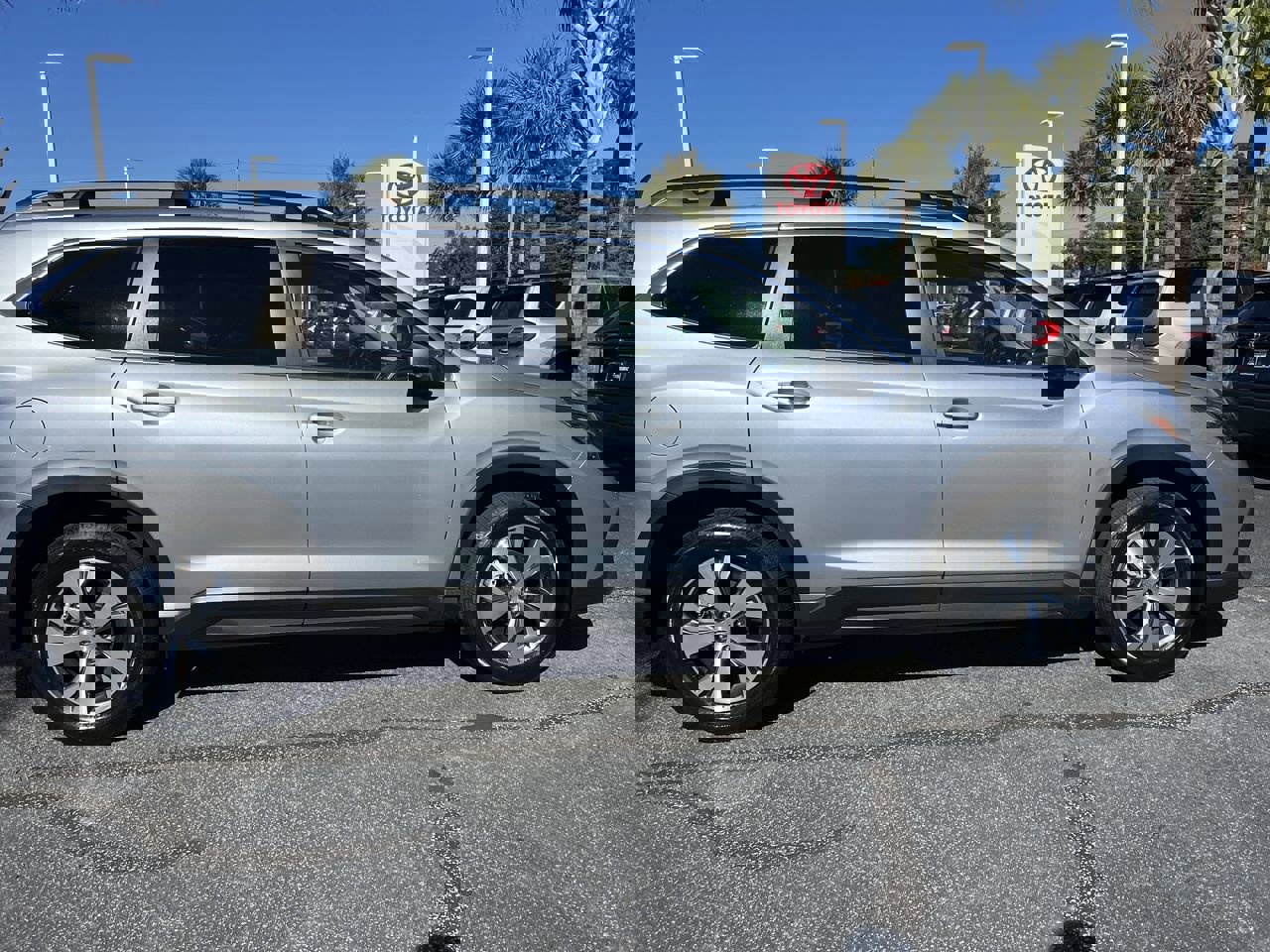 Used 2024 Subaru Ascent Premium w/ Convenience Package image 11