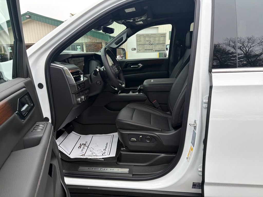 New 2026 GMC Yukon Denali w/ Denali Reserve Package image 14