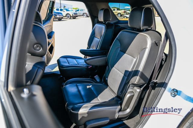Used 2024 Chevrolet Traverse Premier w/ Redline Edition FWD image 11