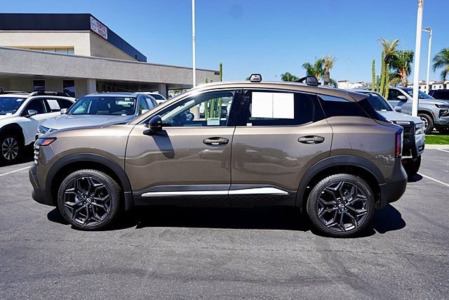 New 2026 Nissan Kicks SR w/ Cold Weather Package FWD image 8