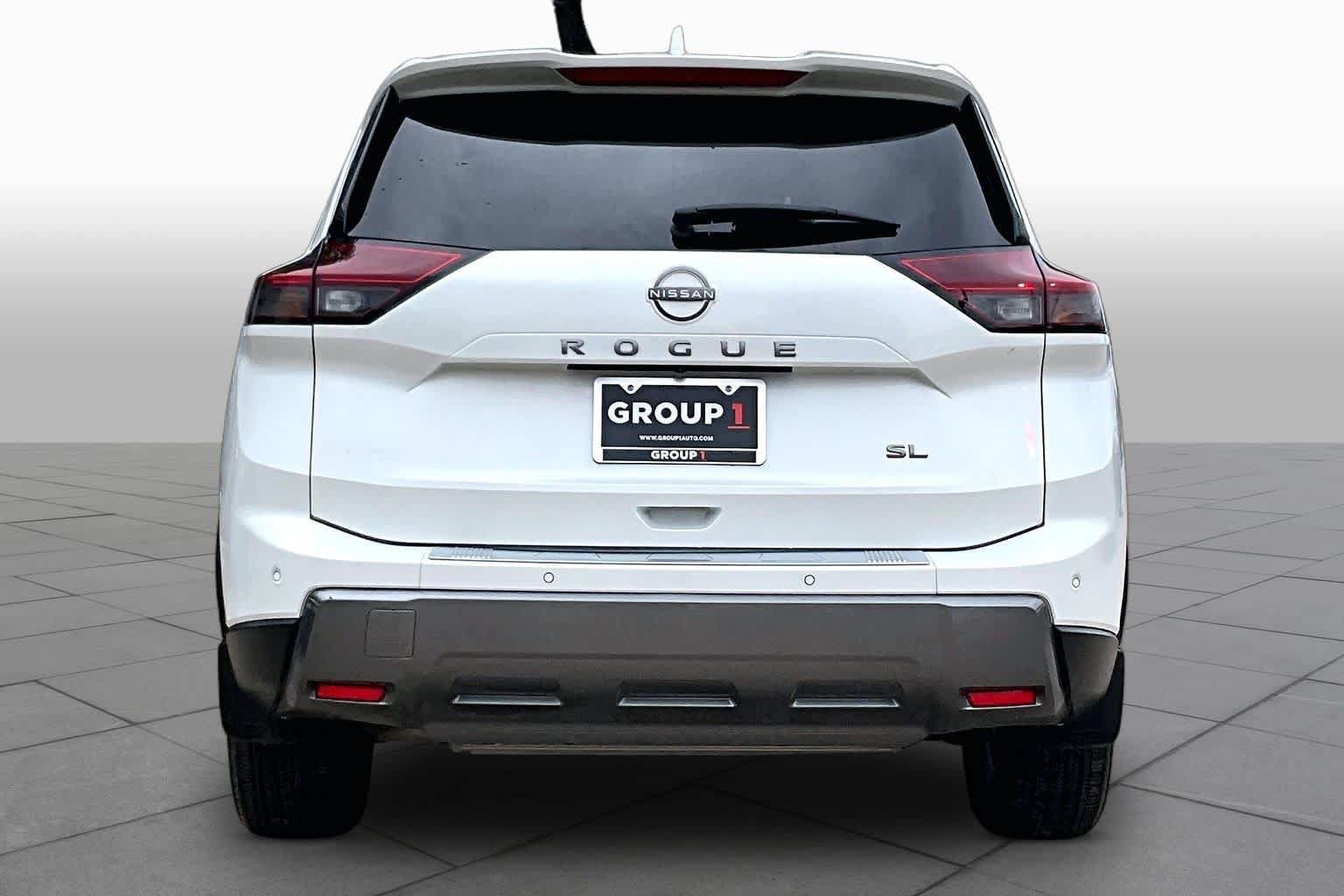 Used 2024 Nissan Rogue SL w/ SL Premium Package FWD image 5