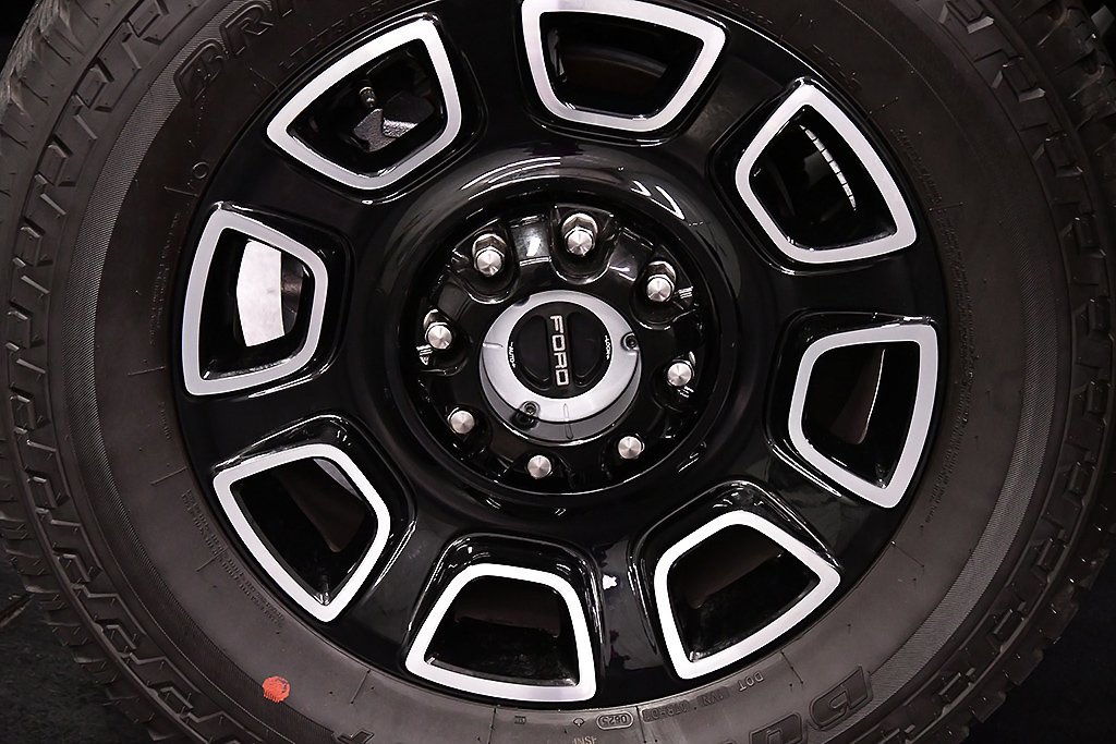 New 2025 Ford F350 Platinum w/ FX4 Off-Road Package image 9