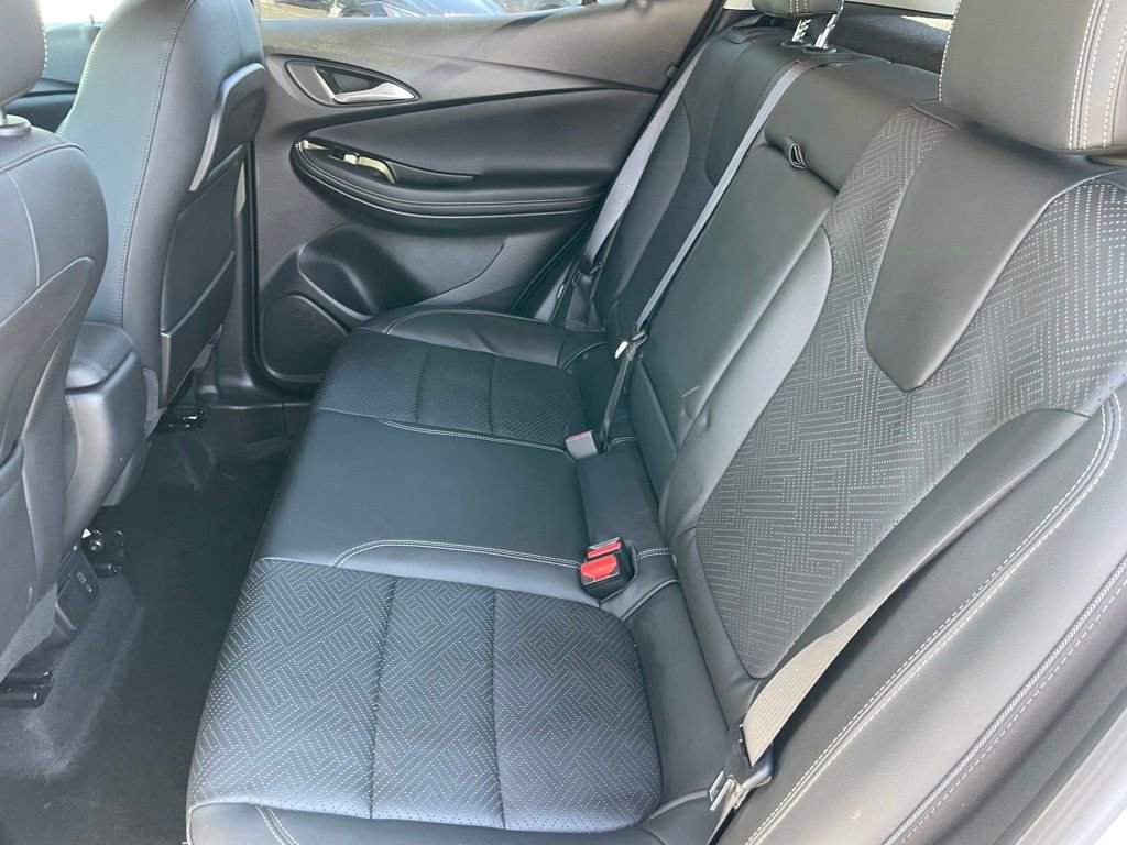 Used 2022 Buick Encore GX Essence image 7