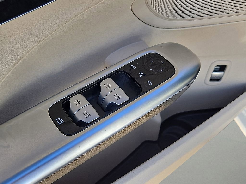 Used 2024 Mercedes-Benz C 300 Sedan image 21