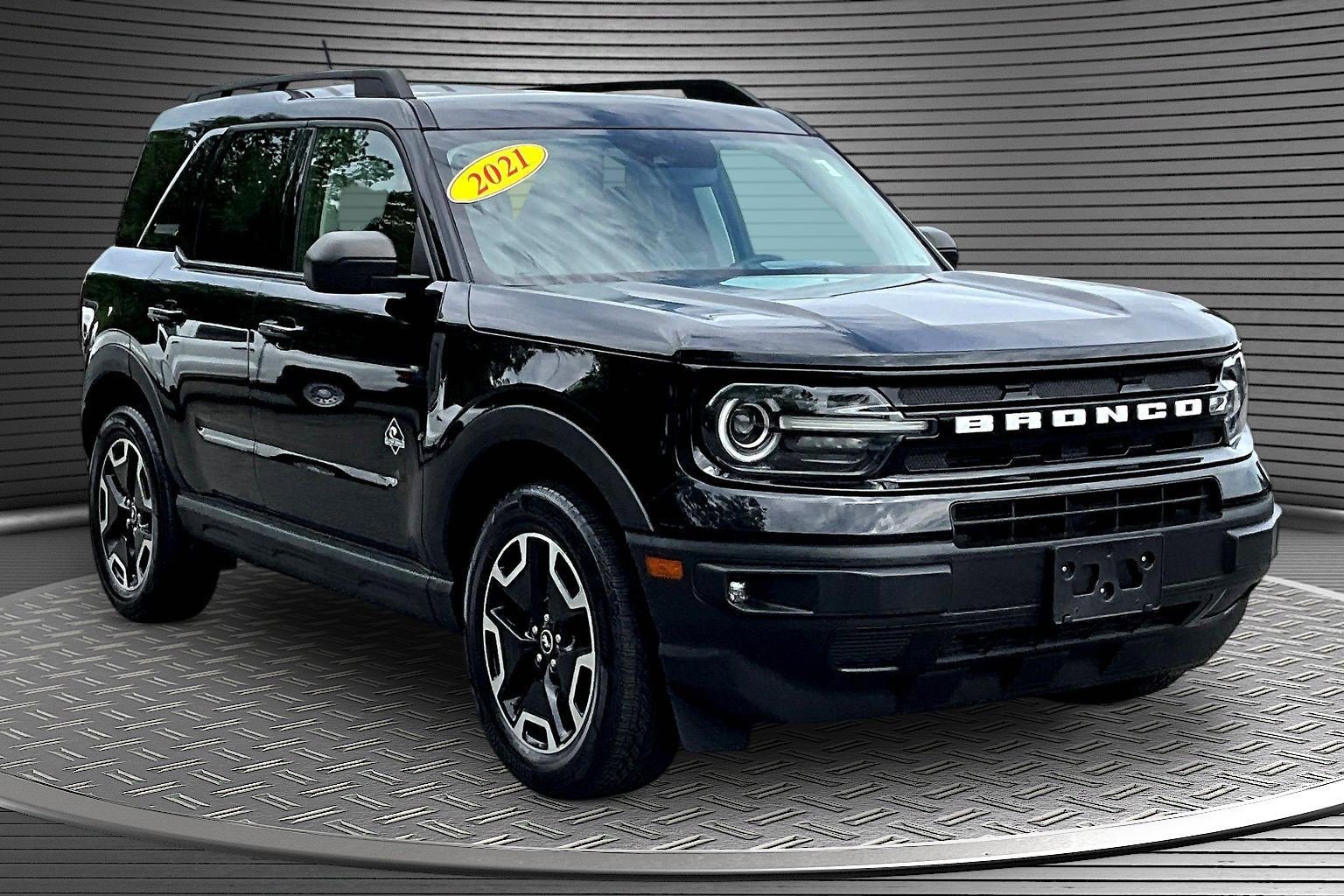 Used 2021 Ford Bronco Sport Outer Banks w/ Outer Banks Package (96D) AWD/4WD image 1