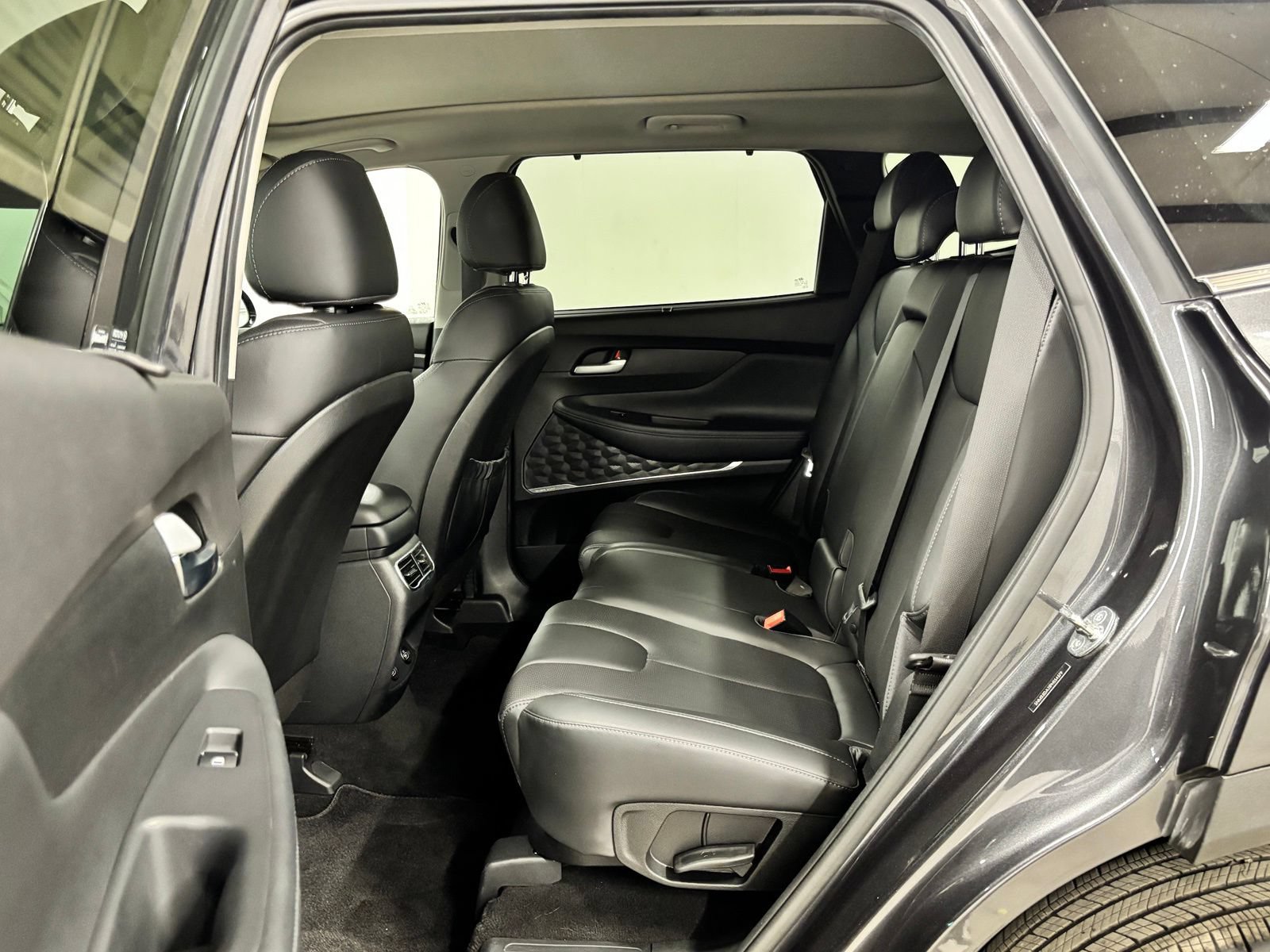 Certified 2023 Hyundai Santa Fe SEL w/ Premium Package AWD/4WD image 19