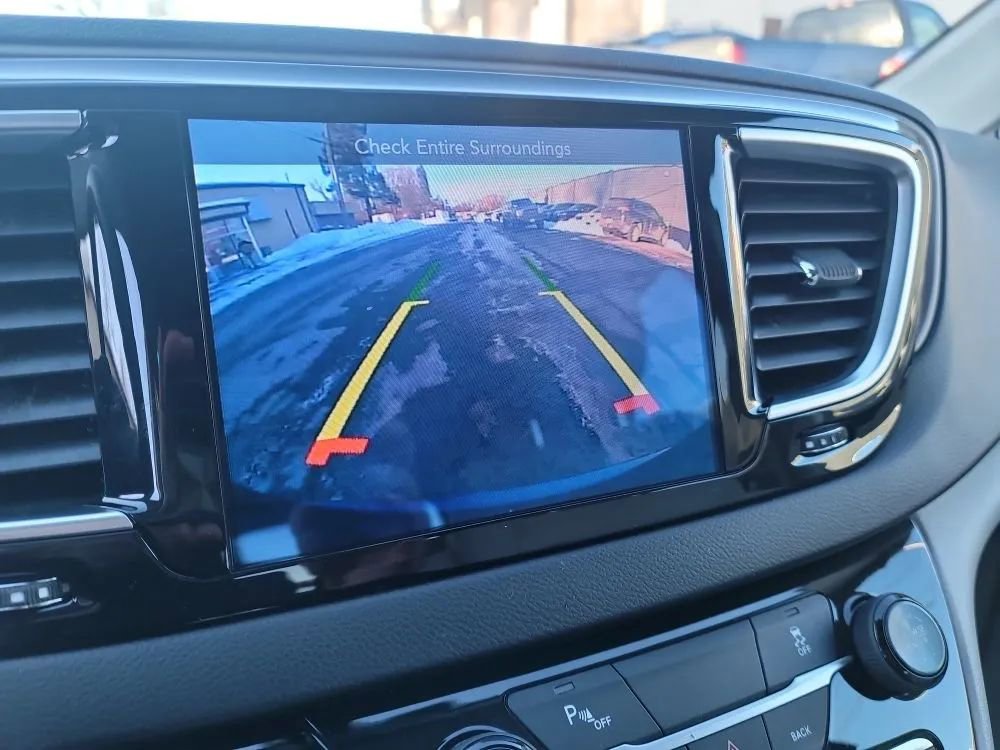 Used 2017 Chrysler Pacifica Touring-L Plus image 19