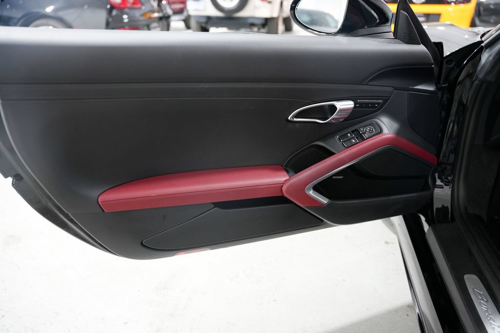 Used 2017 Porsche 718 Boxster RWD image 27
