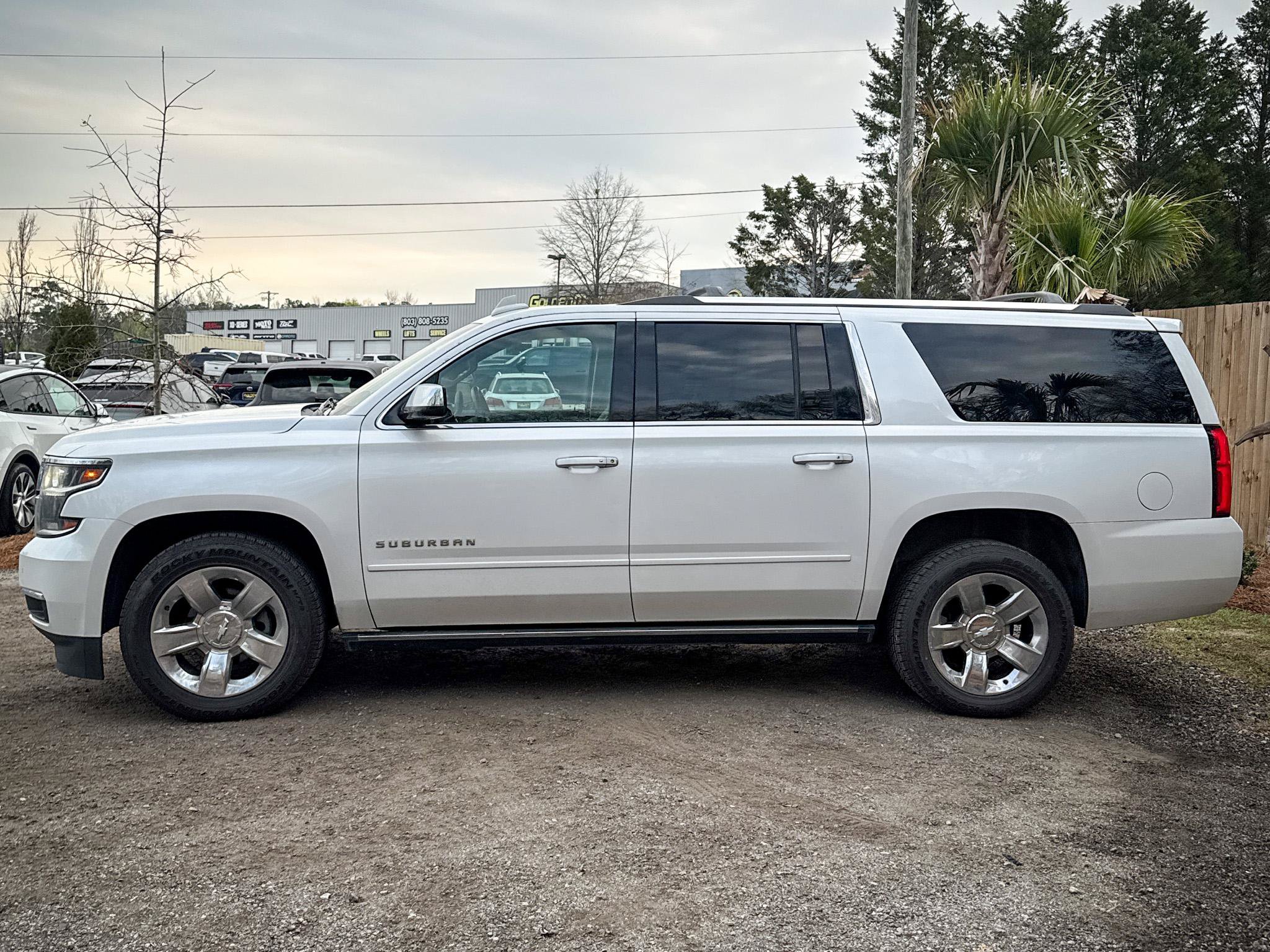 Used 2017 Chevrolet Suburban Premier AWD/4WD image 4