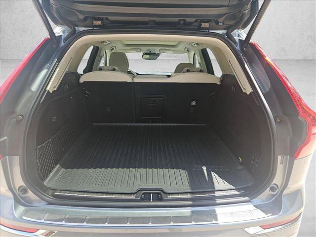 Used 2019 Volvo XC60 T6 Inscription w/ Protection Package Premier AWD/4WD image 6