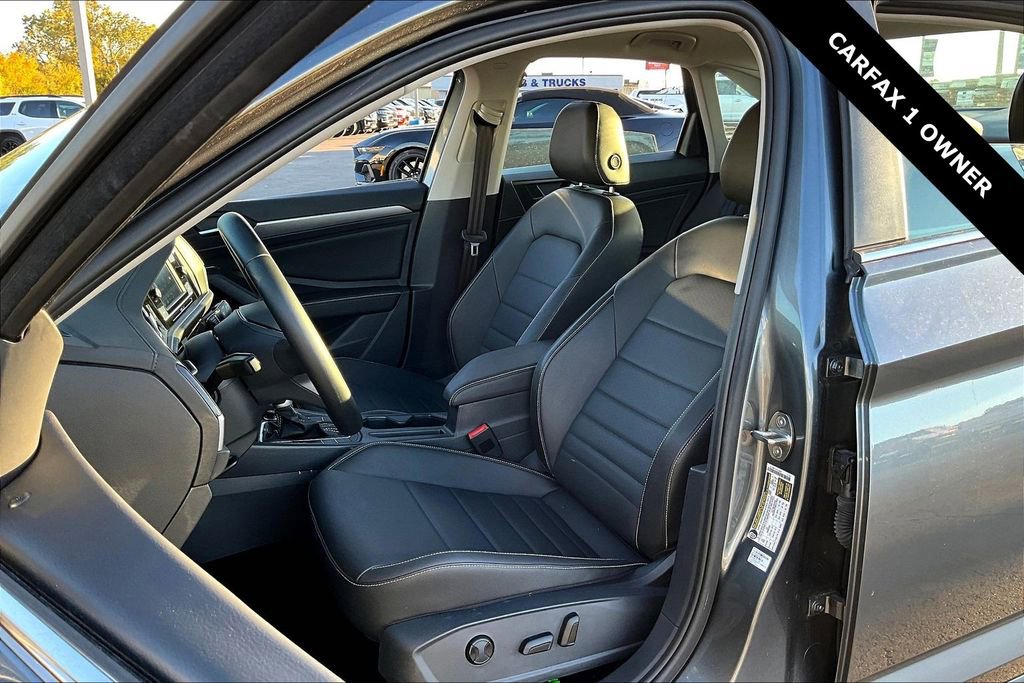 Used 2024 Volkswagen Jetta SE image 19