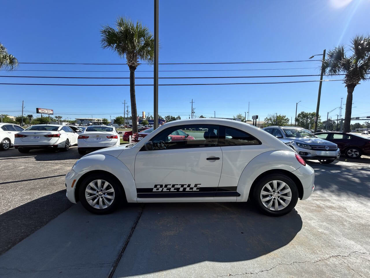 Used 2018 Volkswagen Beetle 2.0T S image 3