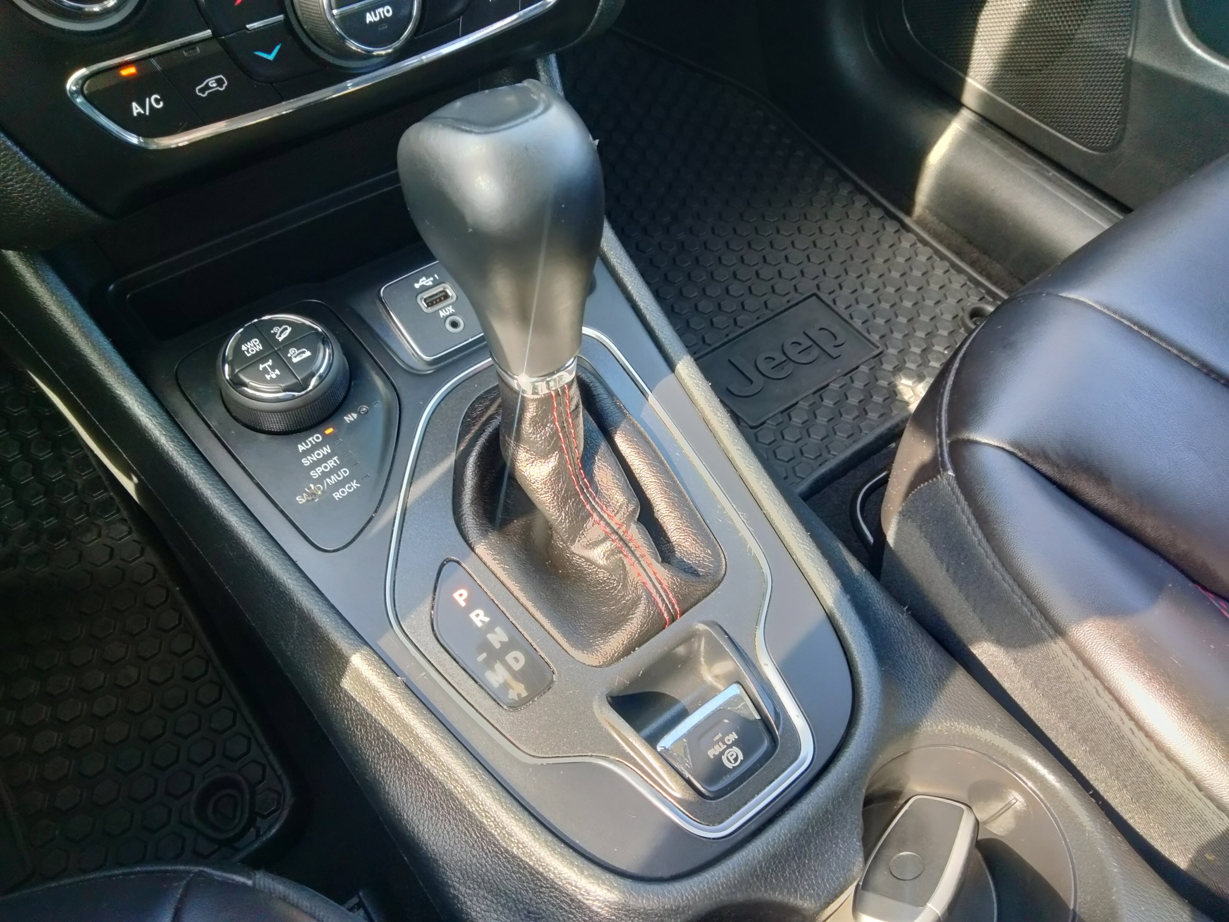 Used 2019 Jeep Cherokee Trailhawk w/ Cold Weather Group image 24