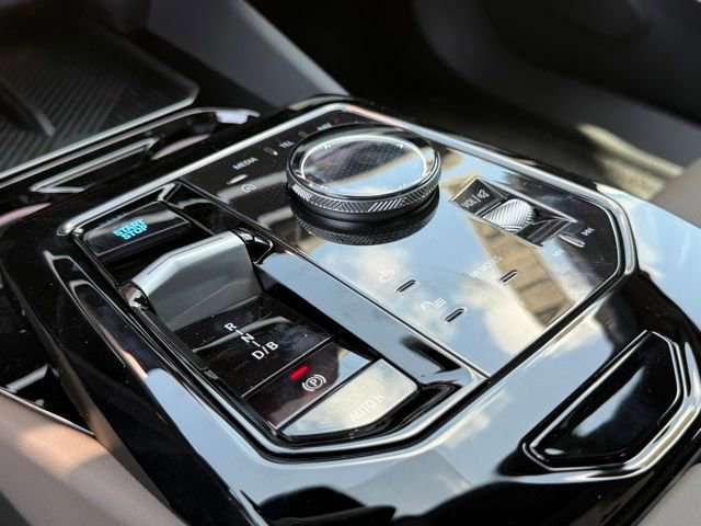 New 2026 BMW i5 eDrive40 RWD image 24