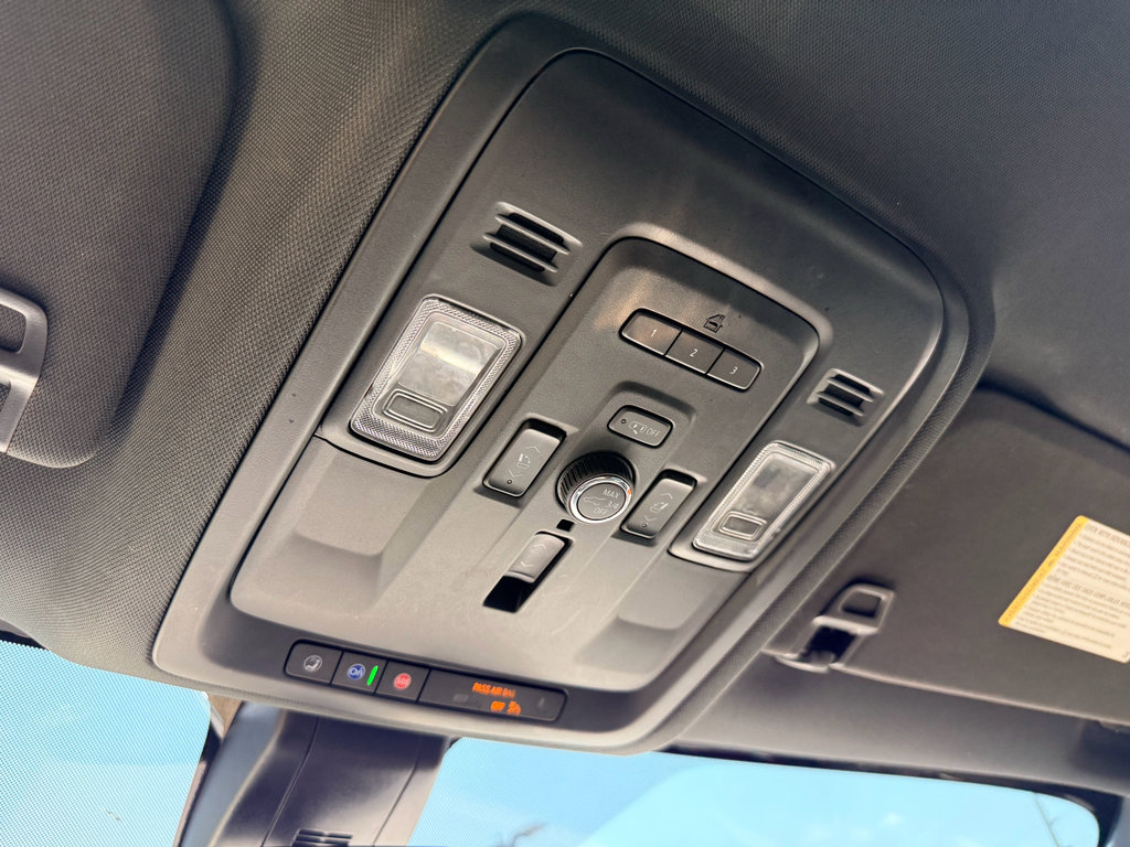 Used 2022 Chevrolet Suburban Premier RWD image 20