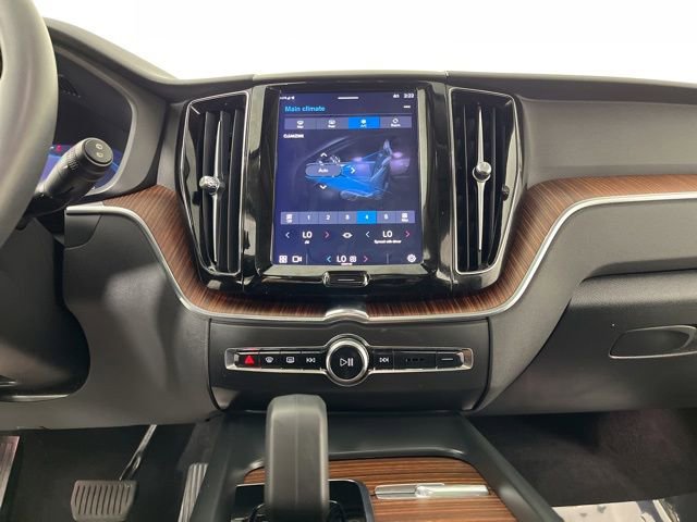 Used 2023 Volvo XC60 B5 Plus w/ Protection Package Premier FWD image 25