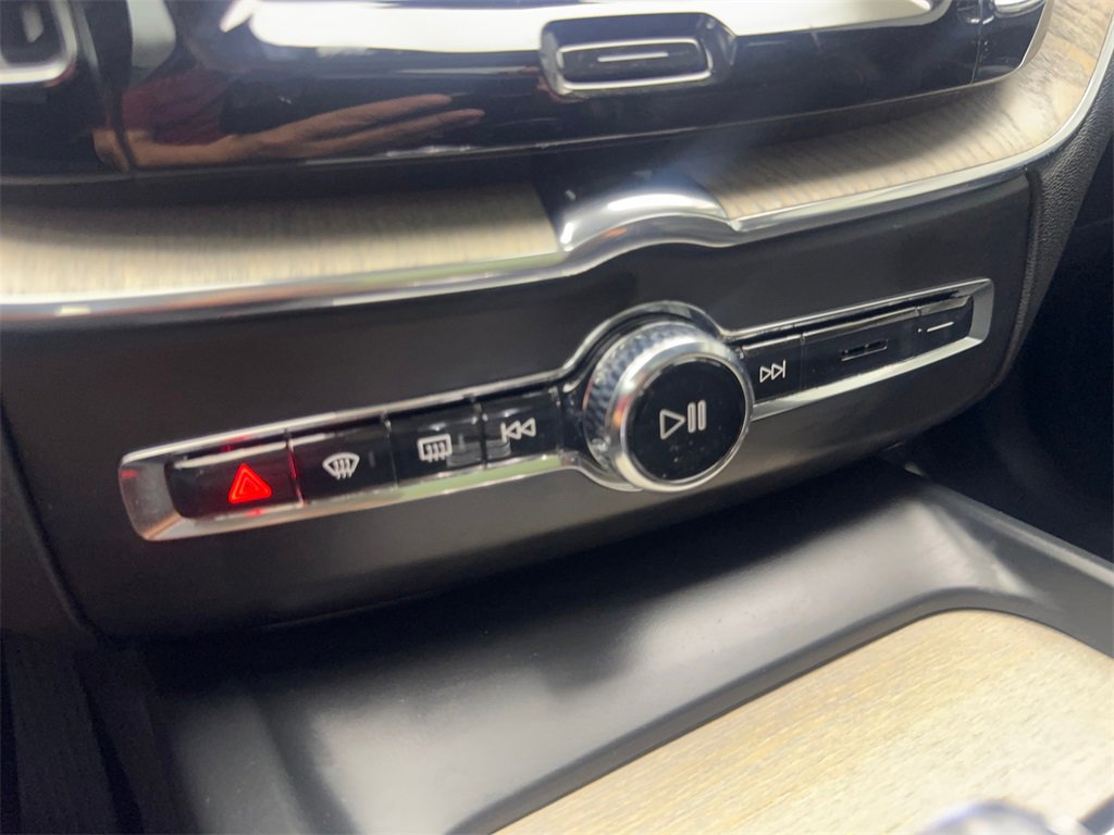 Used 2022 Volvo XC60 B5 Inscription w/ Protection Package Premier image 67