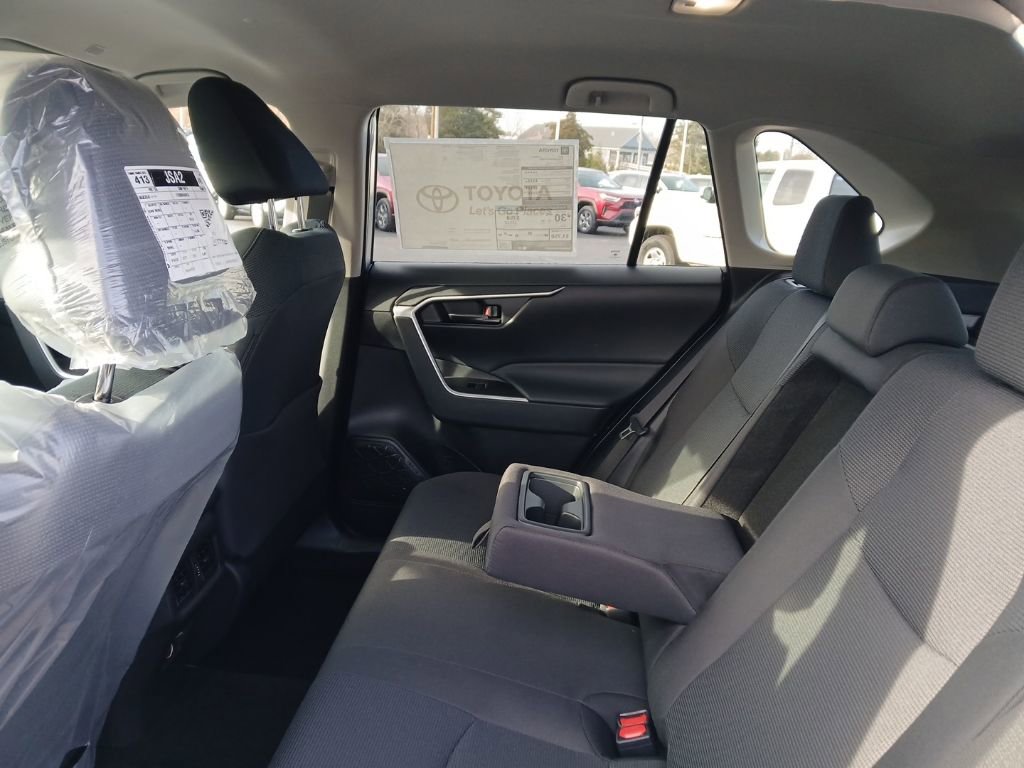 New 2025 Toyota RAV4 LE image 7