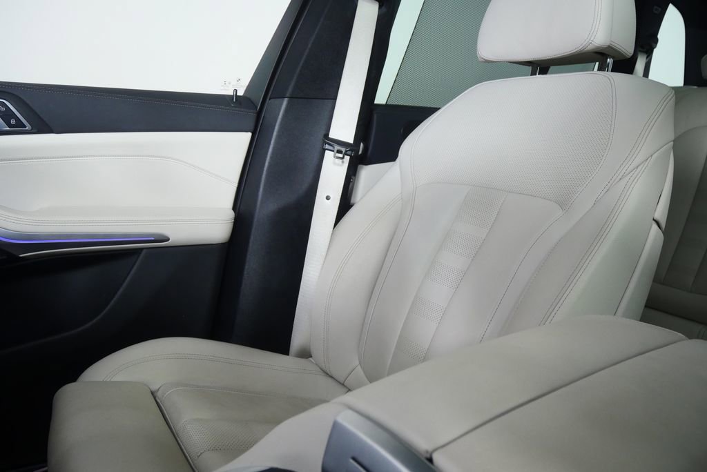 Used 2022 BMW X5 xDrive40i w/ M Sport Package image 28