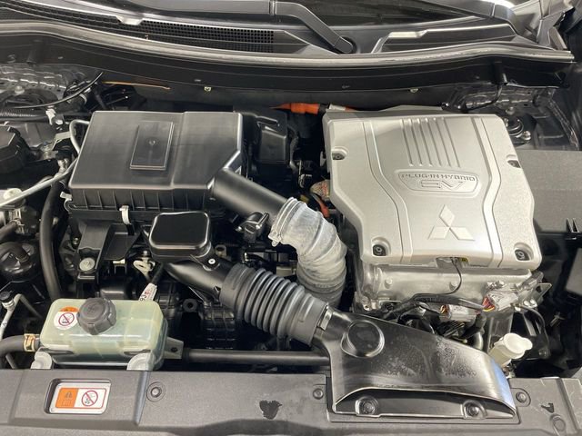 Used 2018 Mitsubishi Outlander SEL image 28